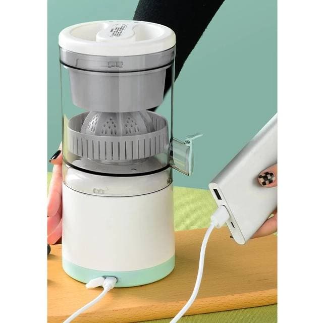 Mini Portable Rechargeable Juicer thumbnail 2